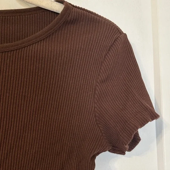 Uniqlo Dark Brown Ribbed Crop Top - Picture 4 of 4